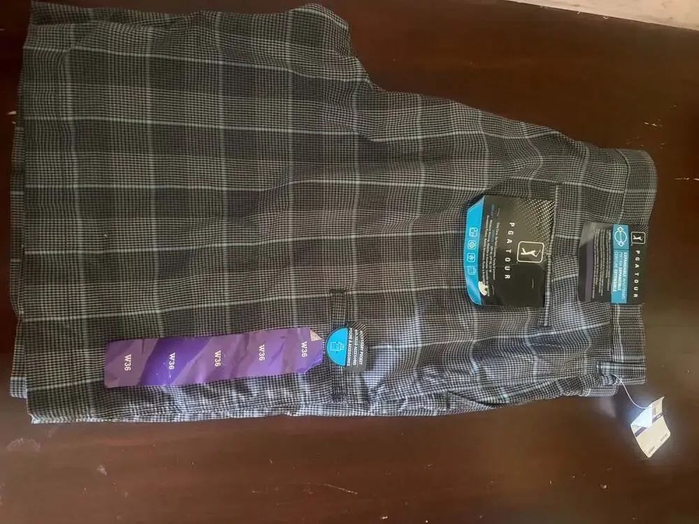 PGA TOUR Men's Expandable Waistband Plaid Golf Shorts